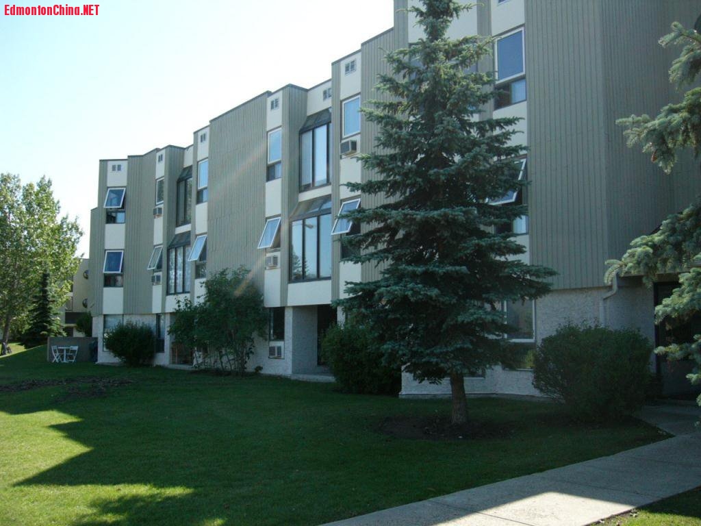 apartment-outdoor-building-lawn-1619480.jpg